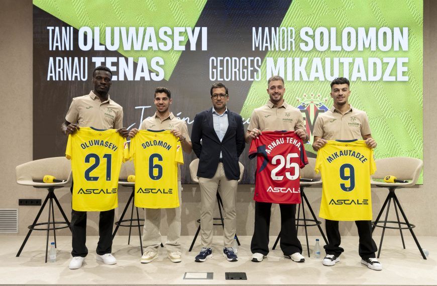 El Villarreal da la bienvenida oficial a Oluwaseyi, Tenas, Solomon y Mikautadze