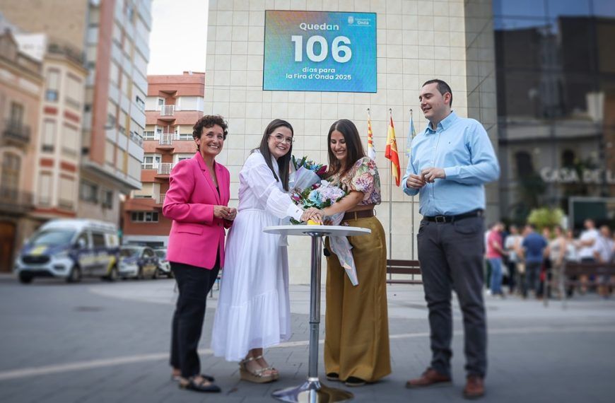 Onda elige a Inés Ramón como Reina de la Fira 2025, acompañada por Paula Rubio como dama de honor