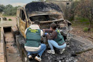 Roban un coche en Almassora y aparece totalmente calcinado
