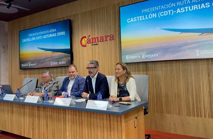 El aeropuerto de Castellón reúne en Oviedo a operadores turísticos para promocionar la ruta aérea Castellón-Asturias