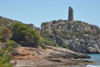Desaparece la playa nudista de Torre Bellver