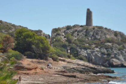 Desaparece la playa nudista de Torre Bellver
