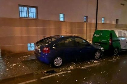 Un rayo provoca la caída de parte de una fachada en Vinaròs