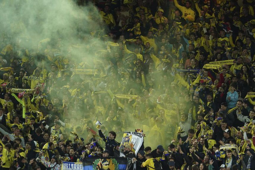 Aficionados del Villarreal viajan a Dortmund