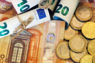 Timo de una mujer en Castellón