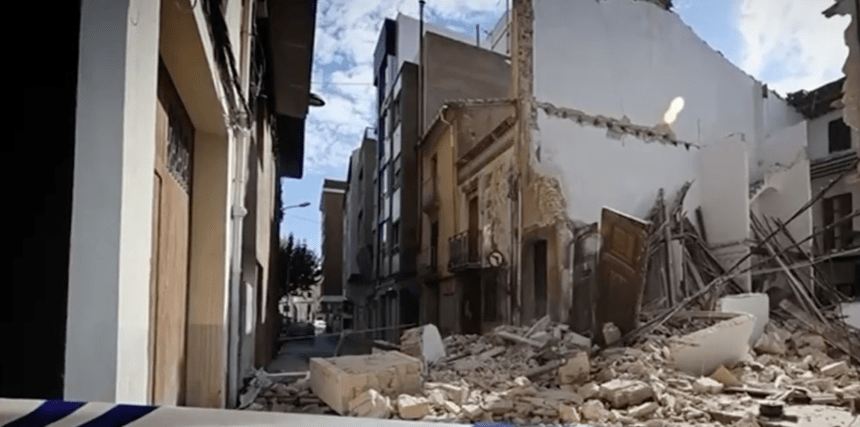 Se derrumban dos viviendas en Vila-real