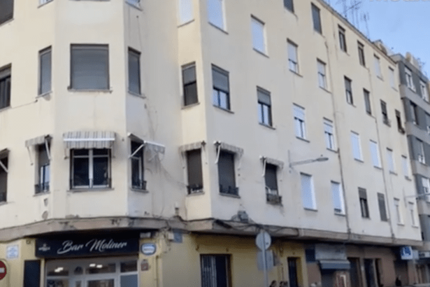 Calle donde una joven de 18 años ha resulta herida tras caer desde un edificio en Castellón