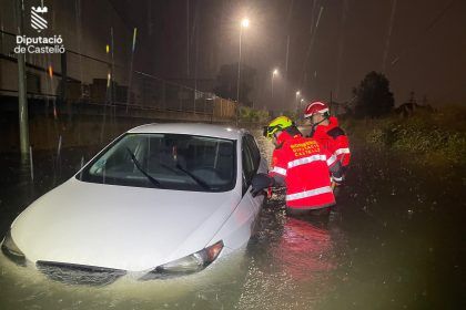 Las inundaciones dejan aislados a 50 vecinos en Vila-real