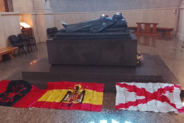 Sant Pasqual con banderas franquistas
