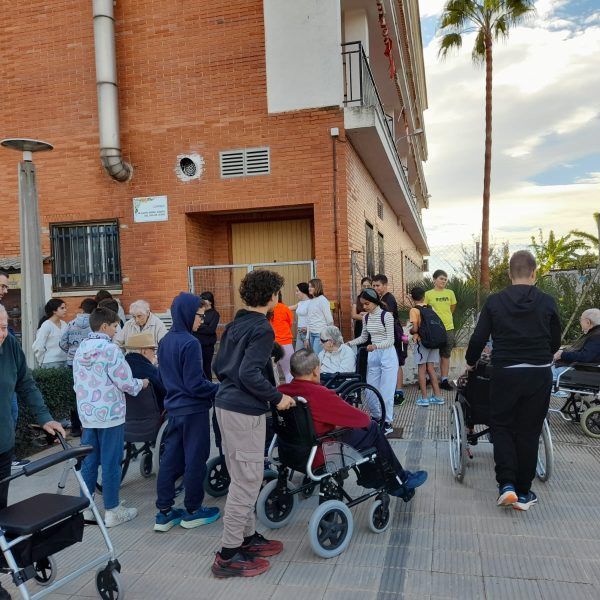 Nules impulsa el projecte intergeneracional “Voluntariat de iaios i iaies”