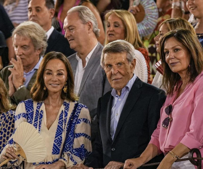 Corrida de toros en honor a Manolo Colonques