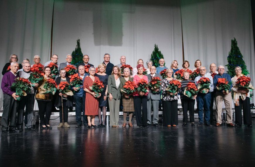 El govern municipal homenatja les persones majors en el tradicional brindis de Nadal