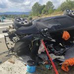 Accidente en la N-232: los bomberos rescatan a un hombre atrapado en su vehículo