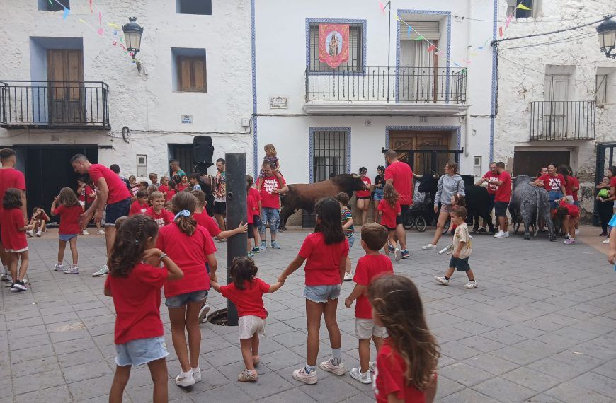 Villamalur vive con intensidad sus Fiestas Patronales en honor a la Virgen del Rosario