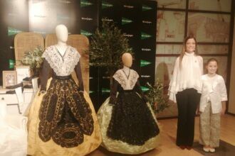 Las reinas muestran sus trajes