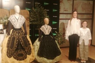 Las reinas muestran sus trajes