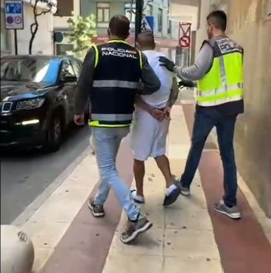 La Policía Nacional detiene a dos personas por hurtos en Castellón