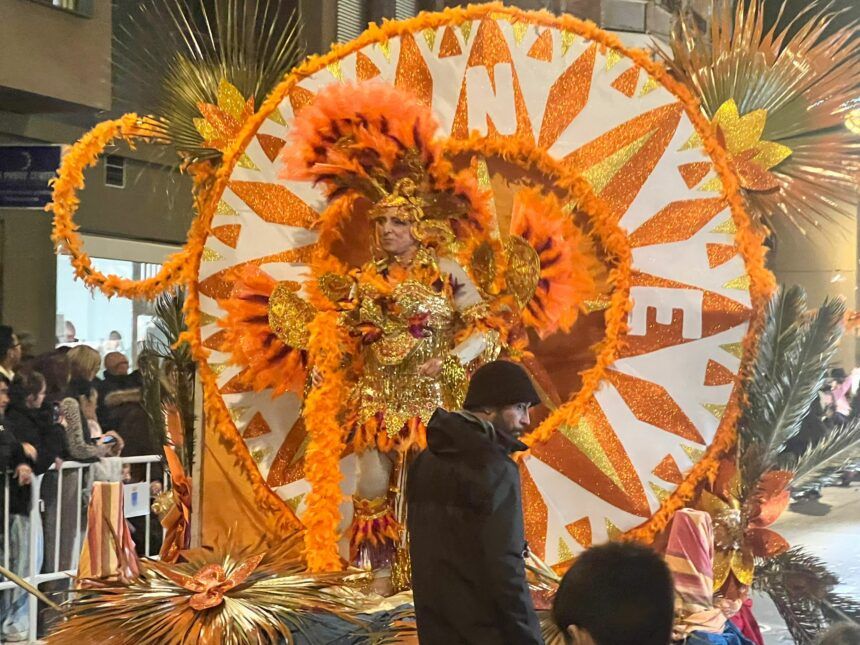 Cabalgata del Ninot en Burriana 2026