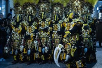 Desfile 50 años Moros d'Alqueria