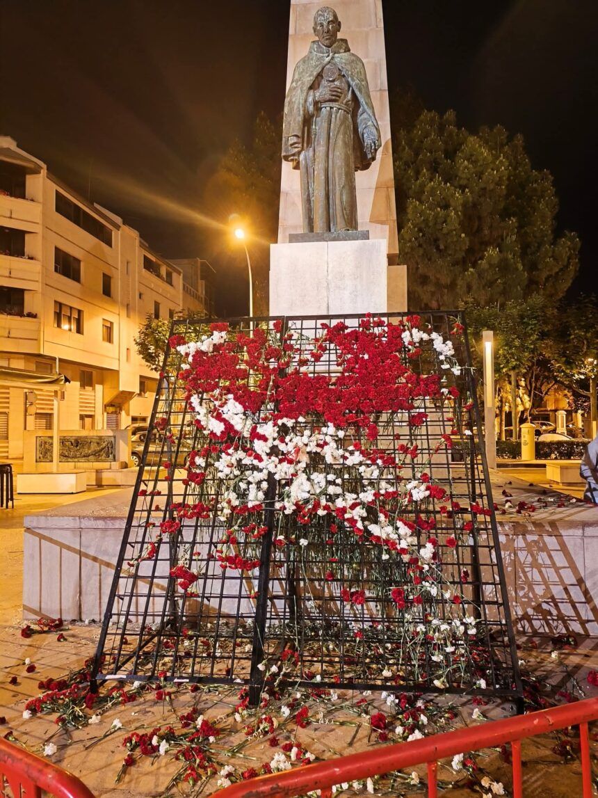 Destrozan el tapiz floral de Sant Pasqual