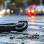 Un menor de 15 años es hospitalizado tras un accidente con su patinete en la N-340 de Vila-real