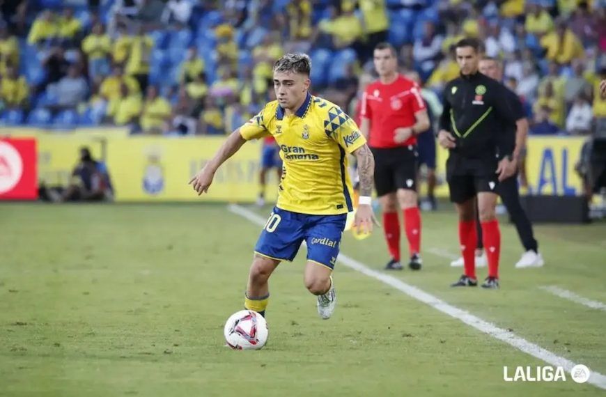 Alberto Moleiro será amarillo las próximas cinco temporadas