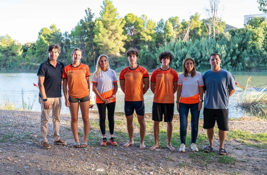 La alcaldesa de Almassora y la delegada del Consell en Castellón visitan el Club Canoe Almassora