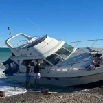 Embarcacion abandonada en la playa Belcaire de Moncofa.jpg