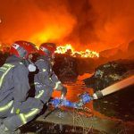 Incendio en un almacén de vehículos en Burriana