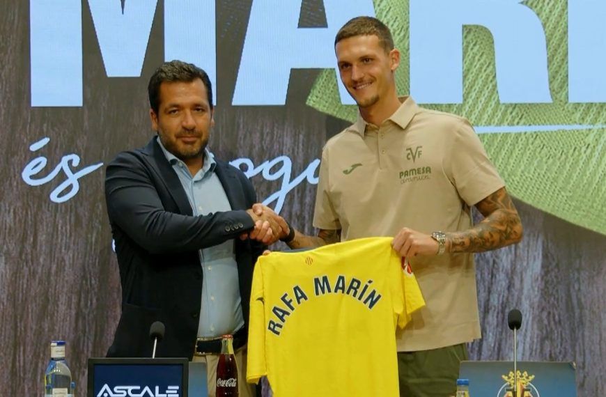 VÍDEO | Rafa Marín desembarca en el Villarreal con ambición y hambre de Champions