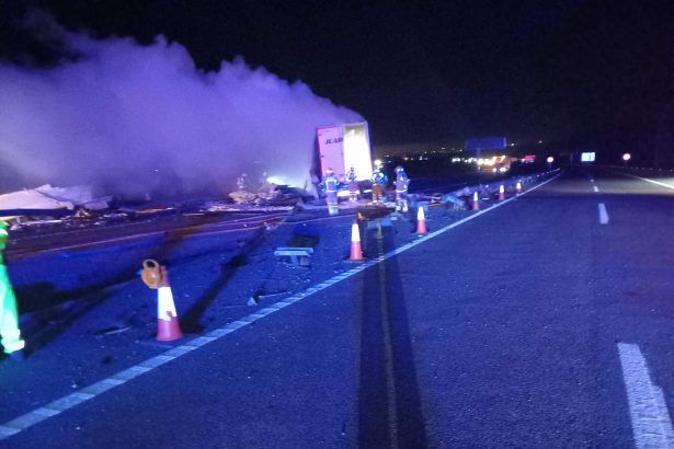 Accidente de tres camiones en la AP-7 Castellón