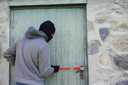Vecinos y Policía Local frenan un intento de okupación en la Ronda Mijares de Castellón